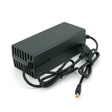 Зарядний пристрій Jinyi для акумуляторів Li-ion 24V(29,4V),7S,5A,штекер 5,5,з індикацією,BOX